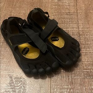 Vibram Black Water Shoes